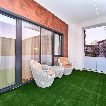 Luxury Vibes Near Iulius Mall Apartment