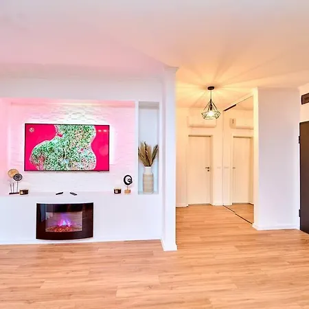 Luxury Vibes Near Iulius Mall Apartment