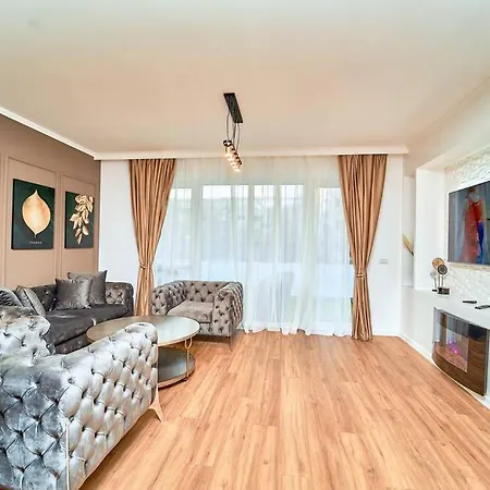 Luxury Vibes Near Iulius Mall Apartment