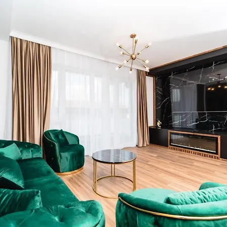 Luxury Vibes Near Iulius Mall Apartment