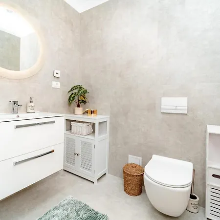 Luxury Vibes Near Iulius Mall *